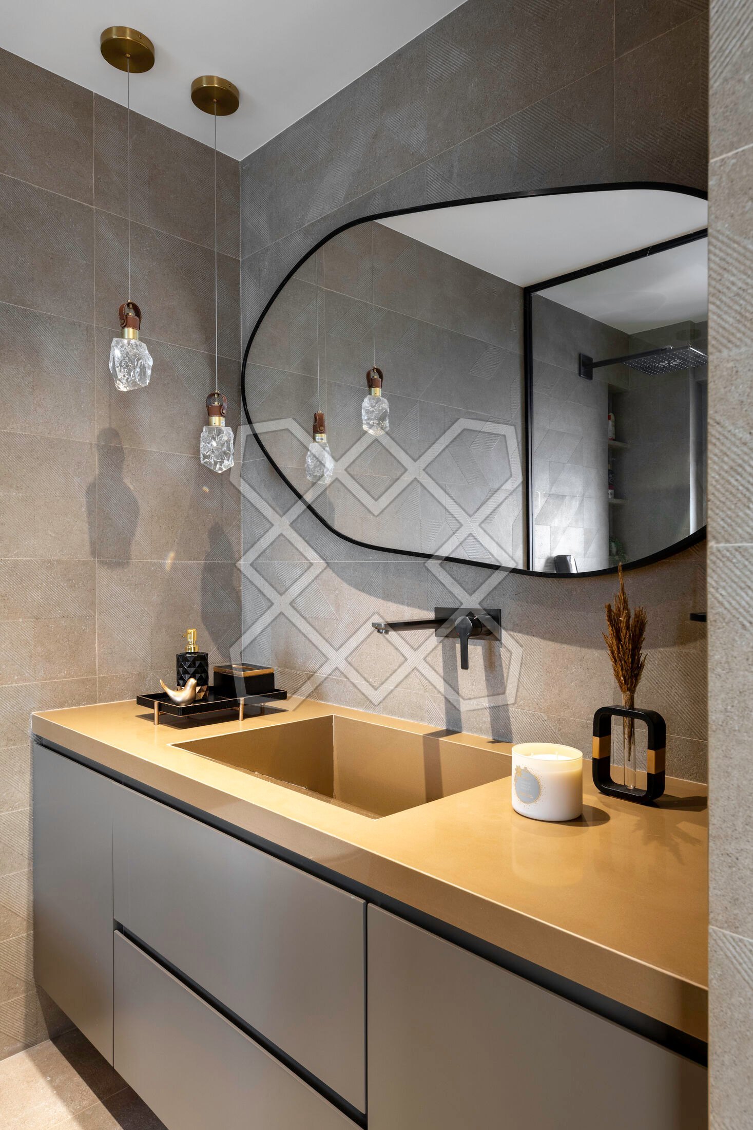 The master bathroom at the Juhu apartment