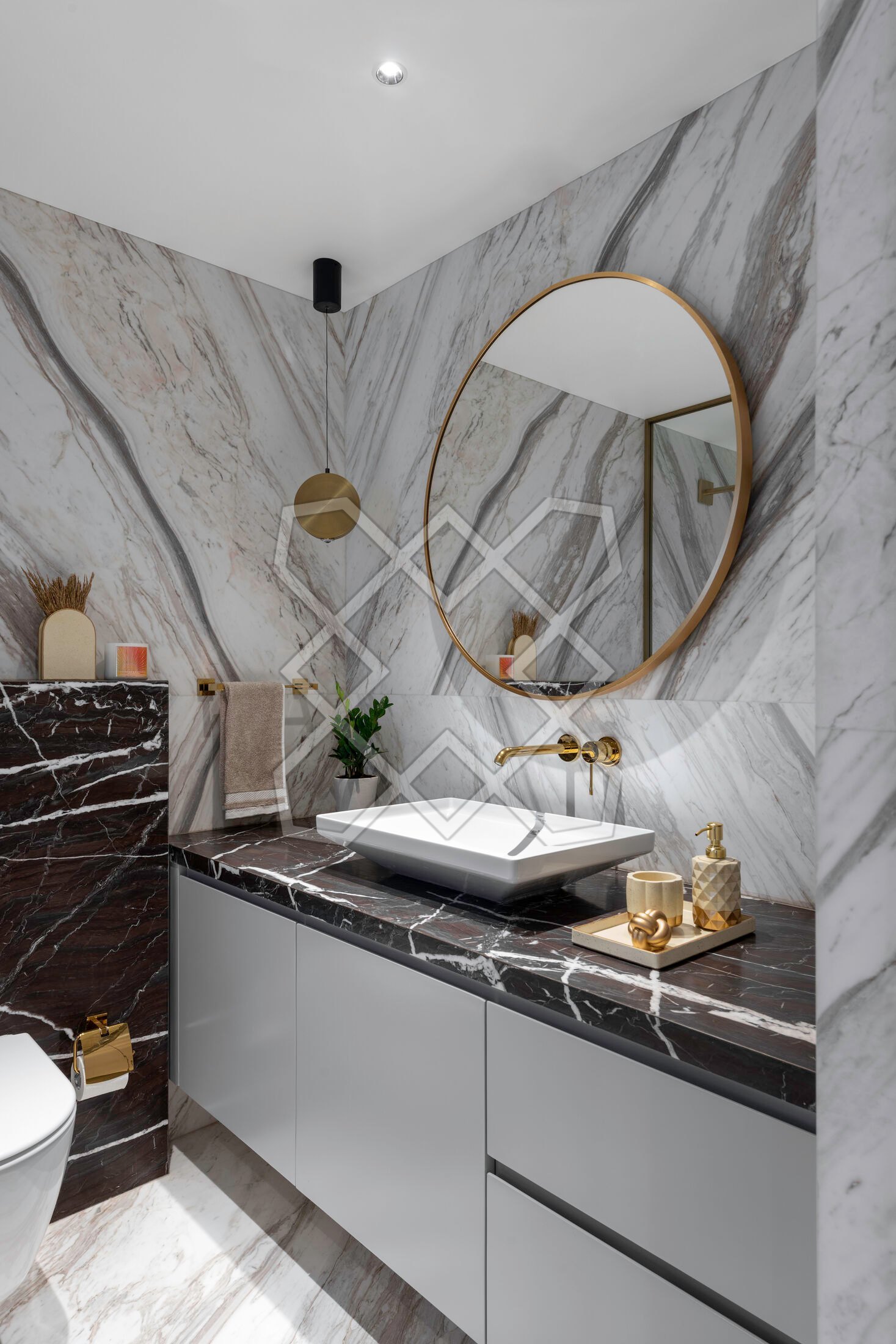 The parents' bathroom at the Juhu apartment, in Michelangelo and Elazig Cherry marble